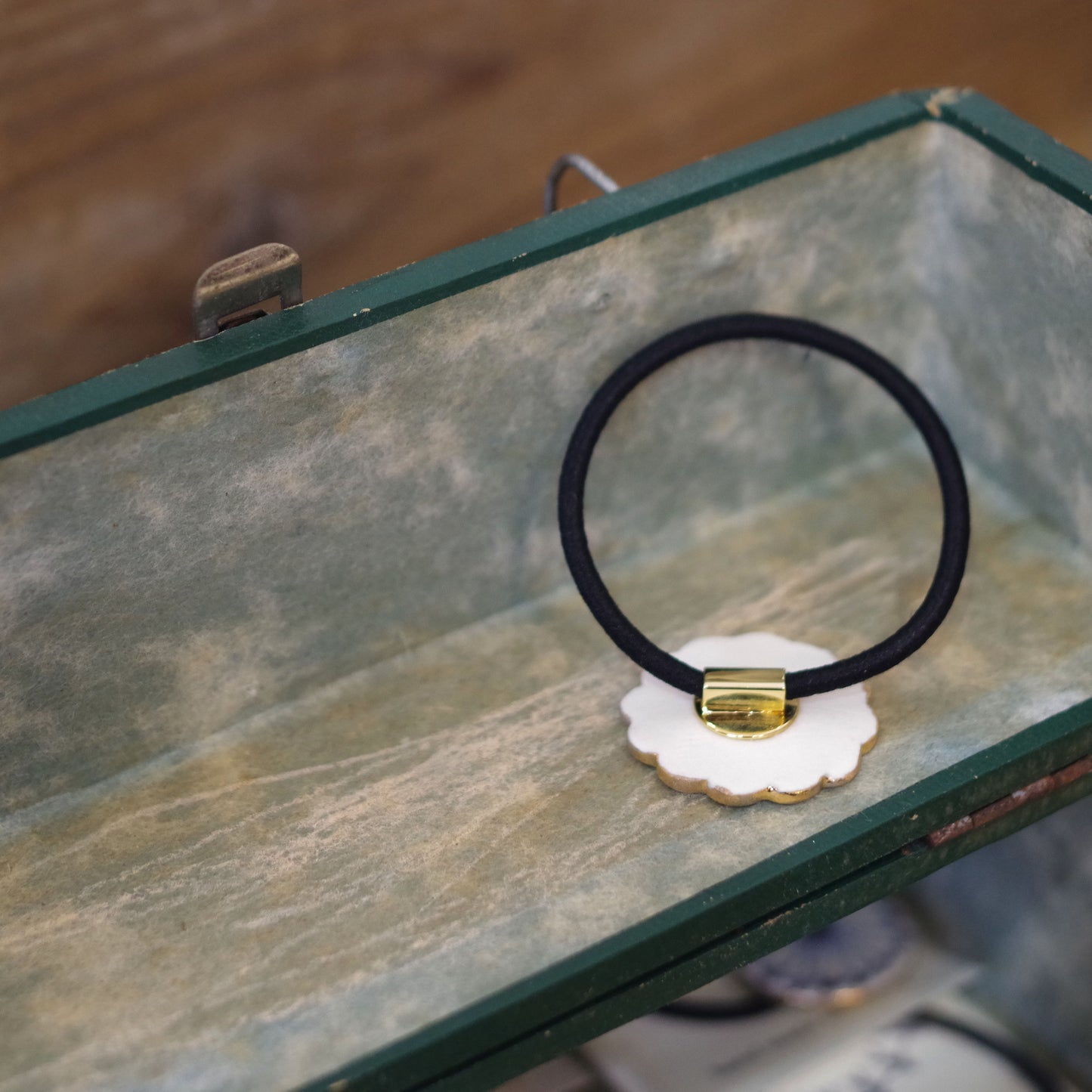 磁器ヘアアクセサリー